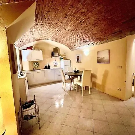 דירה Taverna Il Grottino בולוניה