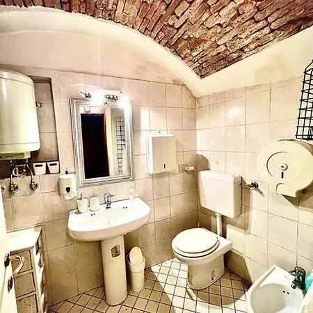 דירה Taverna Il Grottino בולוניה